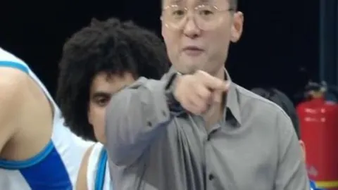 “广西独竹舞动风采，重庆烟花燃放新篇”