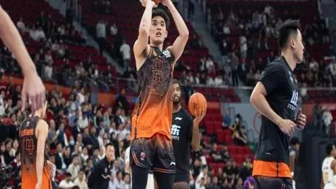 中国女篮加时5分险赢，王思雨21分张子宇10分助逆转胜